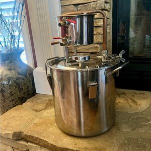 Distiller with Thermometer